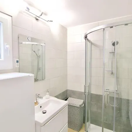 T2 Refait A Neuf, Au Calme, Piscine, Parking Prive Appartement *