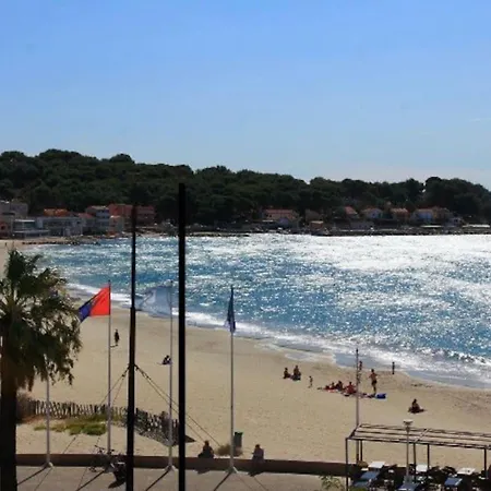 Appartement T2 Refait A Neuf, Au Calme, Piscine, Parking Prive La Seyne-sur-Mer
